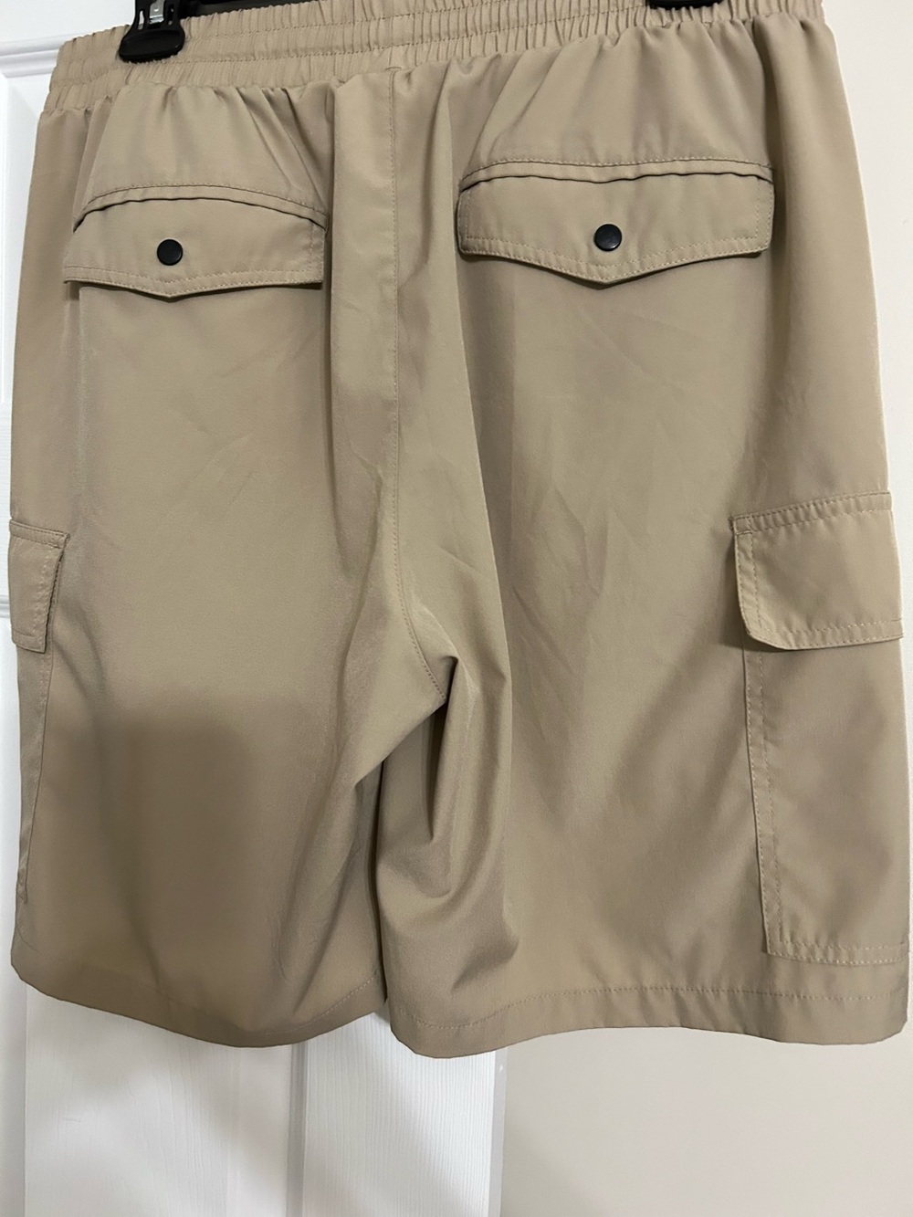 Women’s Cargo Shorts in Khaki - Classic Pocket Design SE